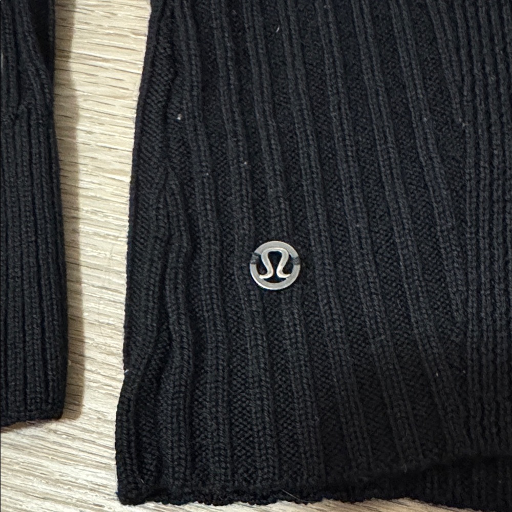 LULULEMON Black Ribbed Sweater